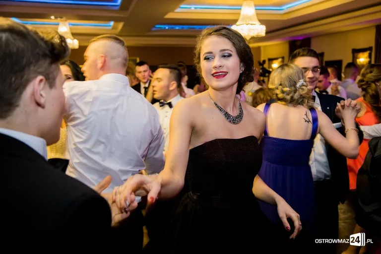 Podróż w czasie. Studniówka "Rubinka" (zdjęcia, wideo)