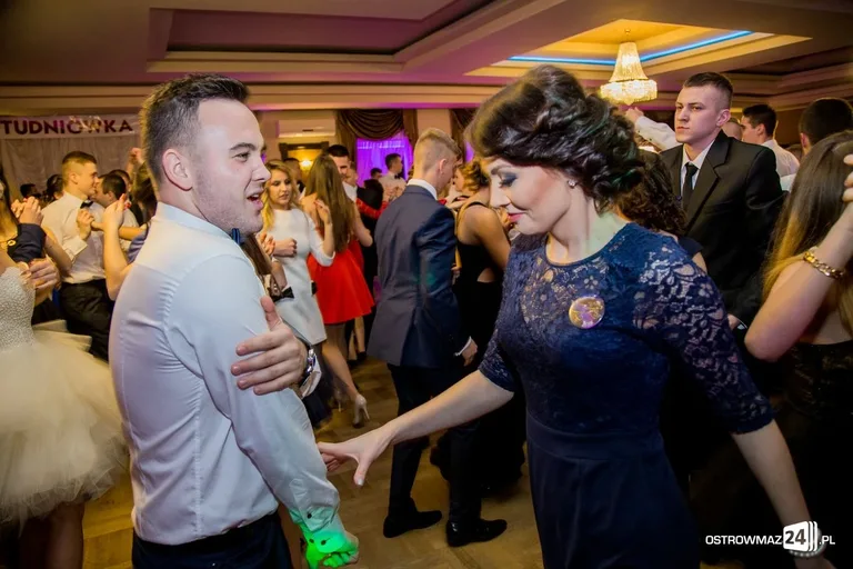 Podróż w czasie. Studniówka "Rubinka" (zdjęcia, wideo)