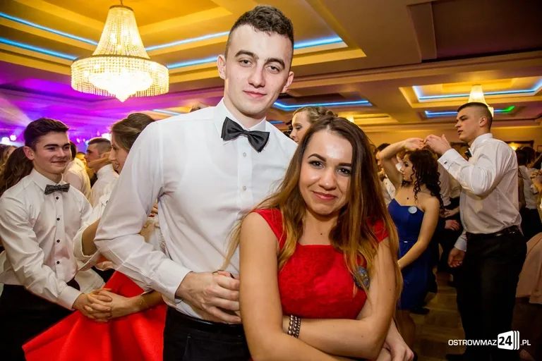 Podróż w czasie. Studniówka "Rubinka" (zdjęcia, wideo)