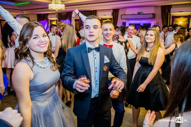 Podróż w czasie. Studniówka "Rubinka" (zdjęcia, wideo)