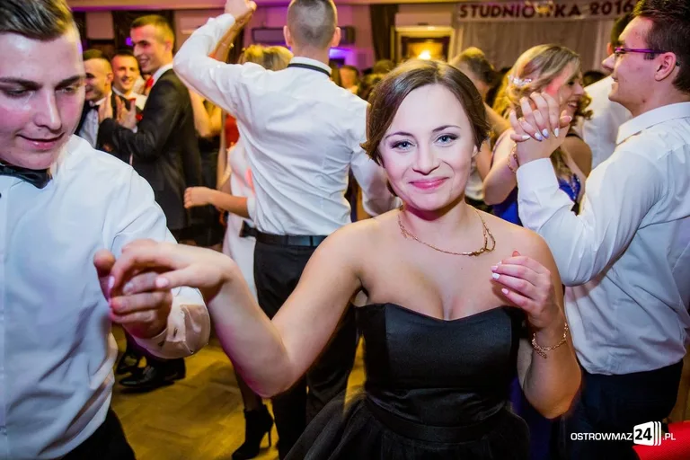 Podróż w czasie. Studniówka "Rubinka" (zdjęcia, wideo)