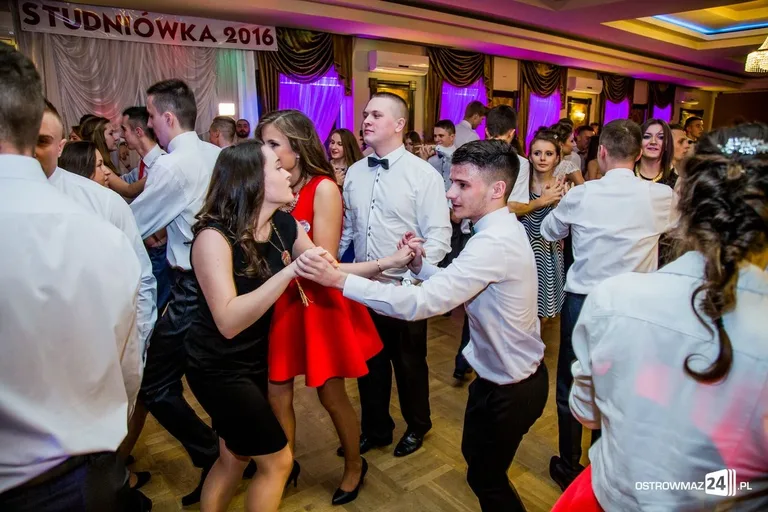 Podróż w czasie. Studniówka "Rubinka" (zdjęcia, wideo)