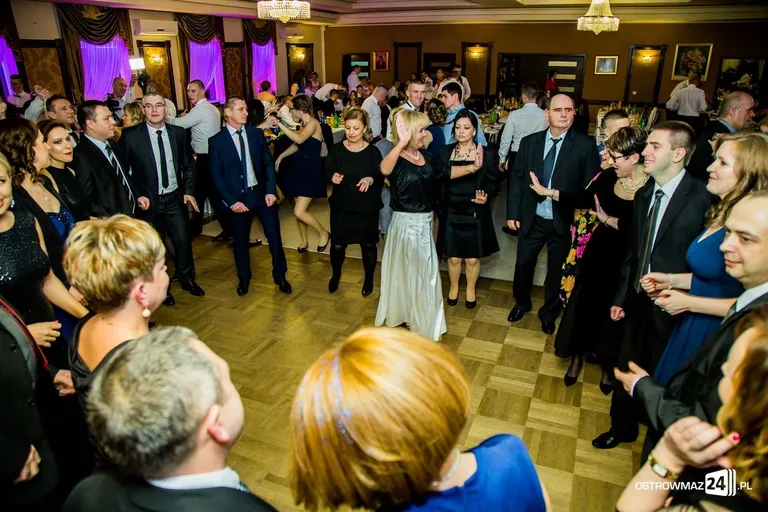 Podróż w czasie. Studniówka "Rubinka" (zdjęcia, wideo)