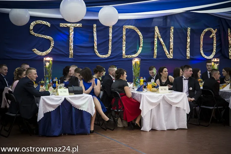 Studniówkę czas zacząć! W sobotę bal Zespołu Szkół w Małkini Górnej