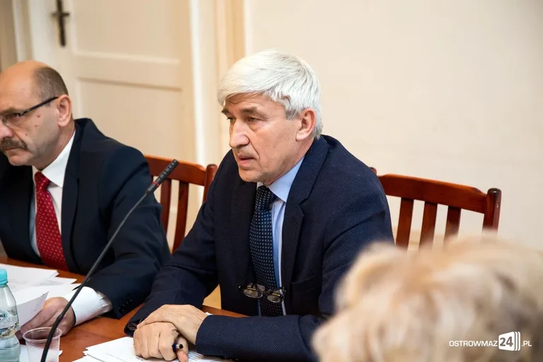 Przyjęto budżet na 2017 rok. Sesja ostrowskiej rady miasta (zdjęcia, wideo)