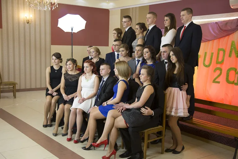 Studniówka ZS CKR w Starym Lubiejewie - jak to było w zeszłym roku?