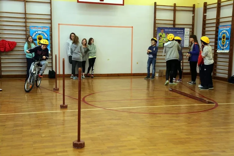 Kolejni uczniowie chcą być bezpieczni (zdjęcia, wideo)