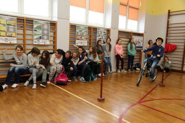 Kolejni uczniowie chcą być bezpieczni (zdjęcia, wideo)