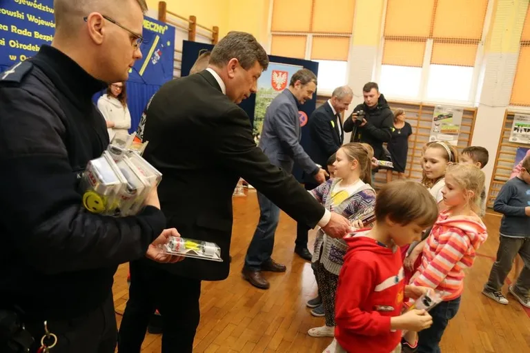Kolejni uczniowie chcą być bezpieczni (zdjęcia, wideo)