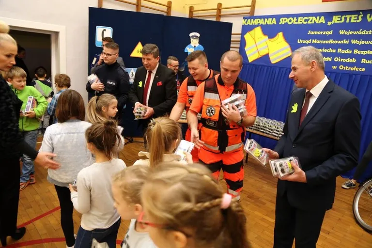 Kolejni uczniowie chcą być bezpieczni (zdjęcia, wideo)