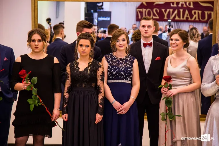 Studniówka LO im. Mikołaja Kopernika w Ostrowi Mazowieckiej (zdjęcia, wideo)