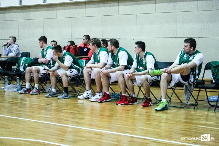 Przełamanie Sokoła w starciu z KU AZS UJK Kielce (zdjęcia)