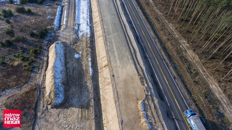 Budowa drogi ekspresowej S8 z lotu ptaka (zdjęcia, wideo)