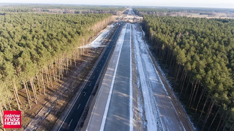 Budowa drogi ekspresowej S8 z lotu ptaka (zdjęcia, wideo)
