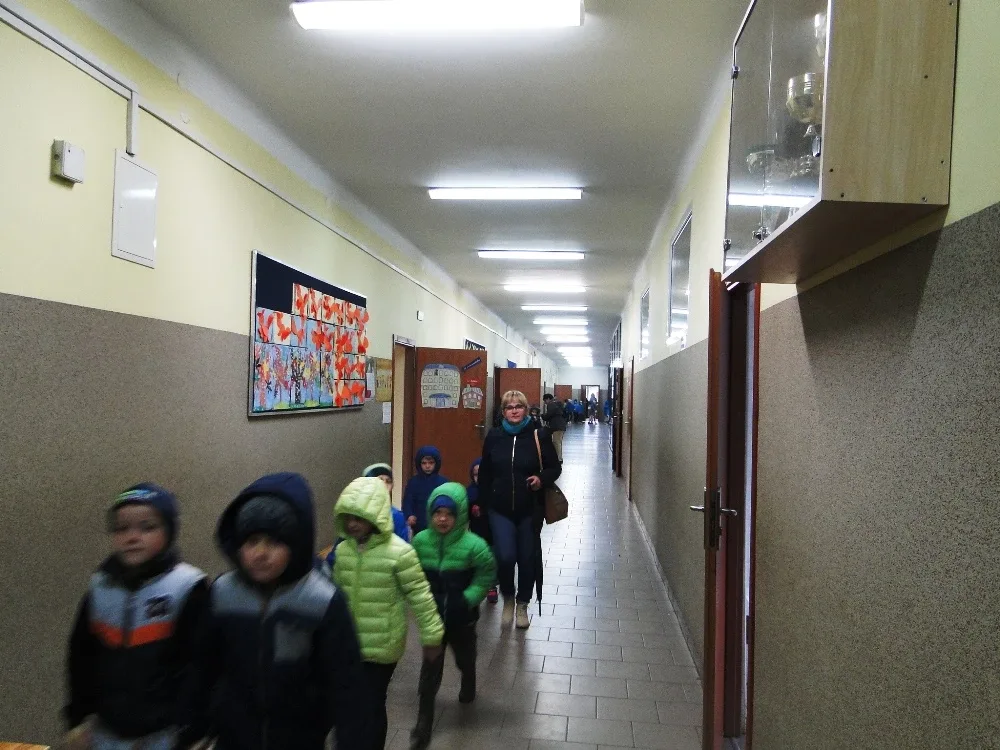 Ewakuowano ponad 450 osób. Społeczność szkolna "Trójki" bezpieczna (zdjęcia)