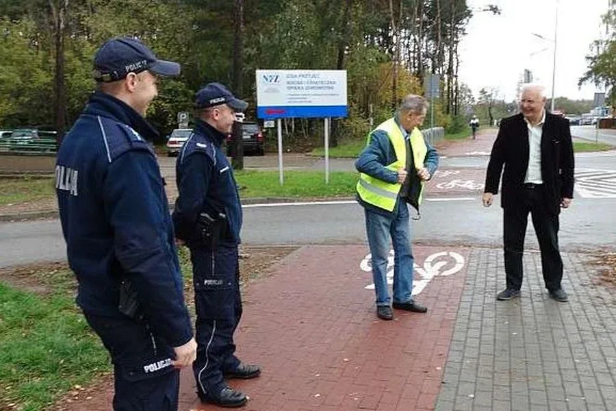Kamizelki odblaskowe dla ostrowian (zdjęcia)