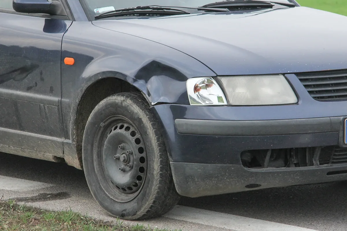 Kolejny wypadek na drodze wojewódzkiej nr 627. Utrudnienia w ruchu (zdjęcia)