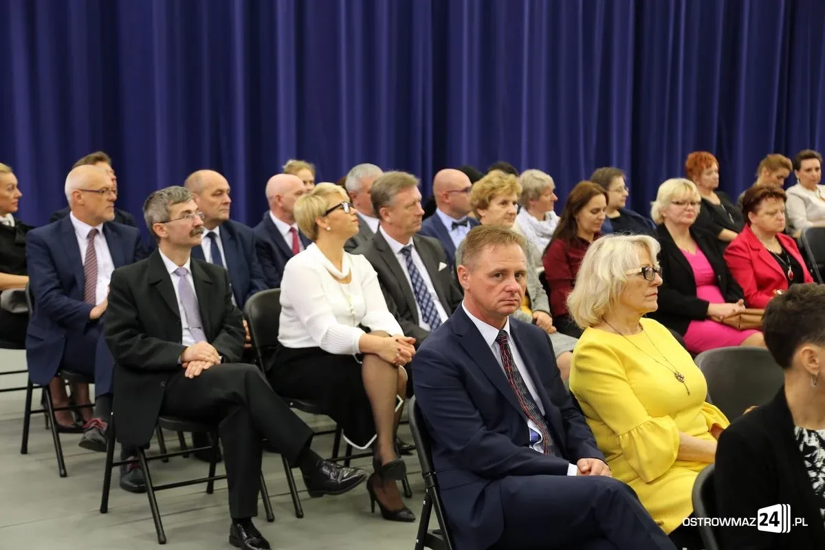 Uroczysta gala z okazji Dnia Edukacji Narodowej (zdjęcia, wideo)