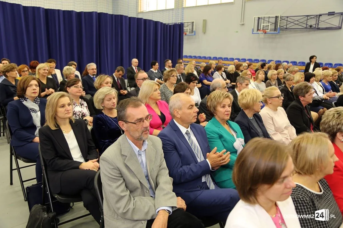 Uroczysta gala z okazji Dnia Edukacji Narodowej (zdjęcia, wideo)