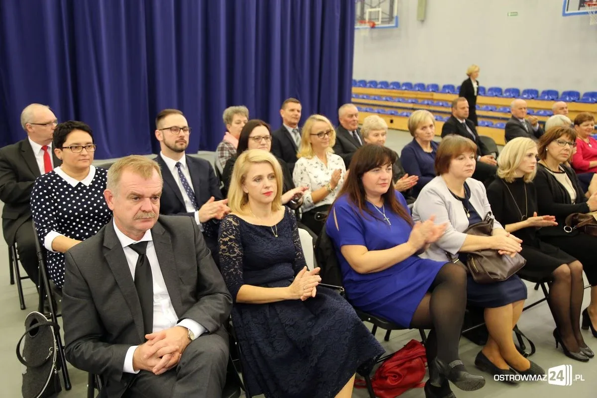 Uroczysta gala z okazji Dnia Edukacji Narodowej (zdjęcia, wideo)