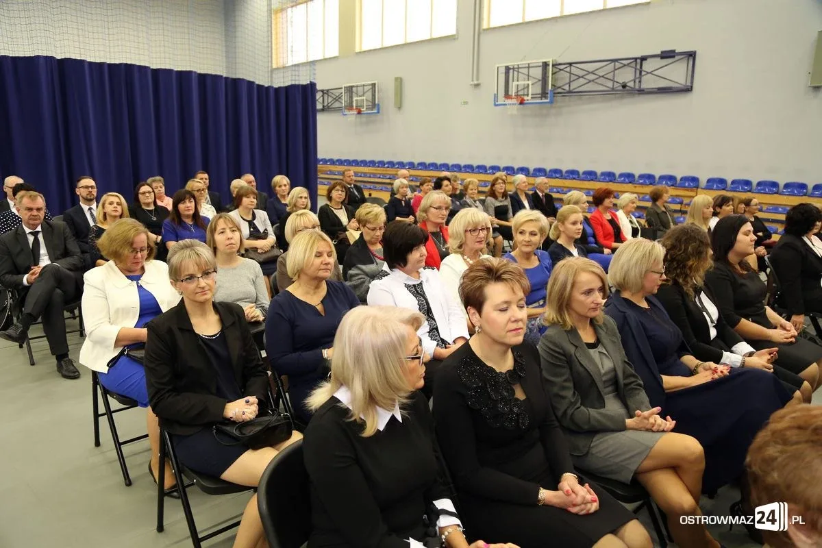 Uroczysta gala z okazji Dnia Edukacji Narodowej (zdjęcia, wideo)