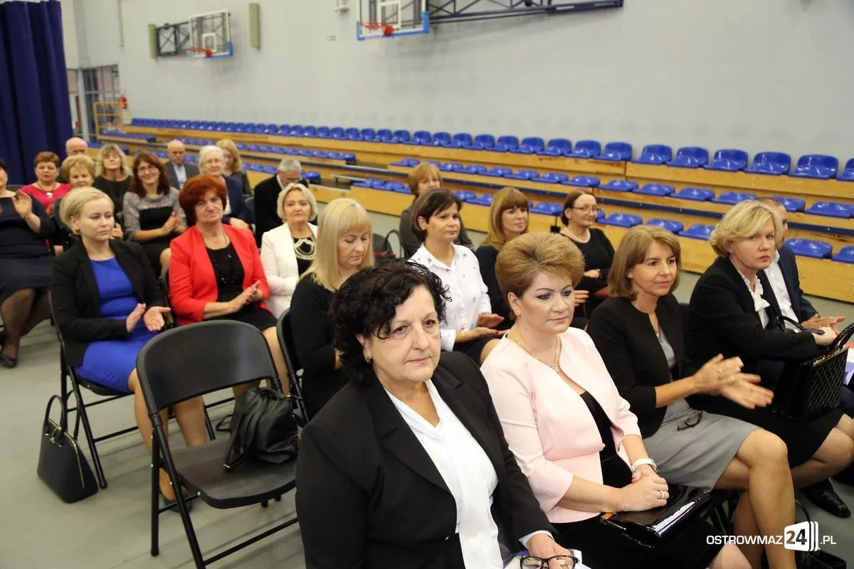 Uroczysta gala z okazji Dnia Edukacji Narodowej (zdjęcia, wideo)