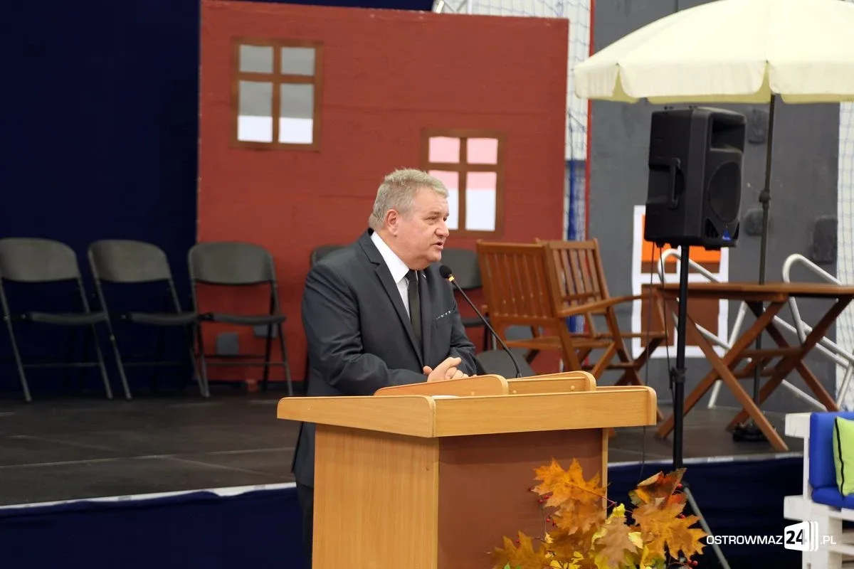 Uroczysta gala z okazji Dnia Edukacji Narodowej (zdjęcia, wideo)