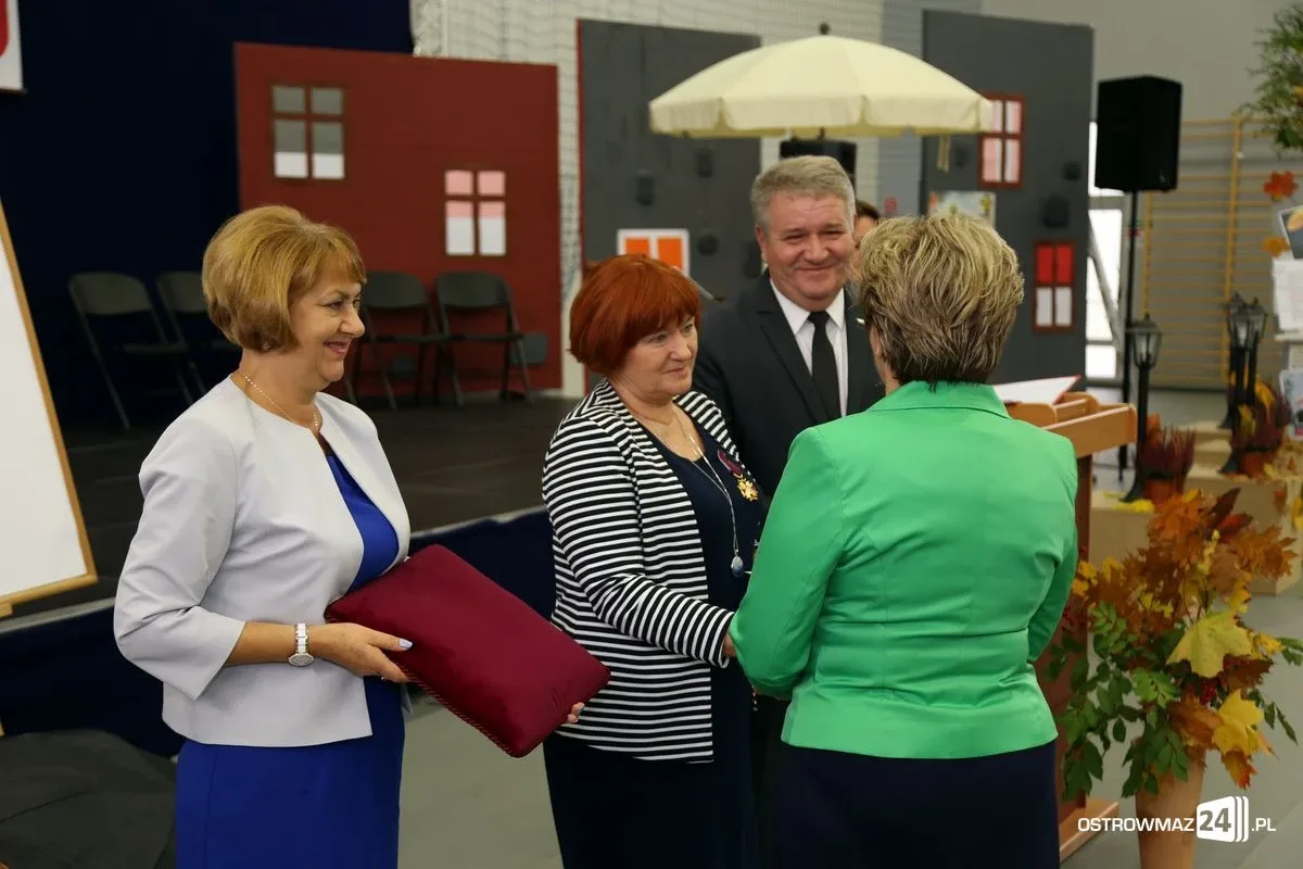 Uroczysta gala z okazji Dnia Edukacji Narodowej (zdjęcia, wideo)
