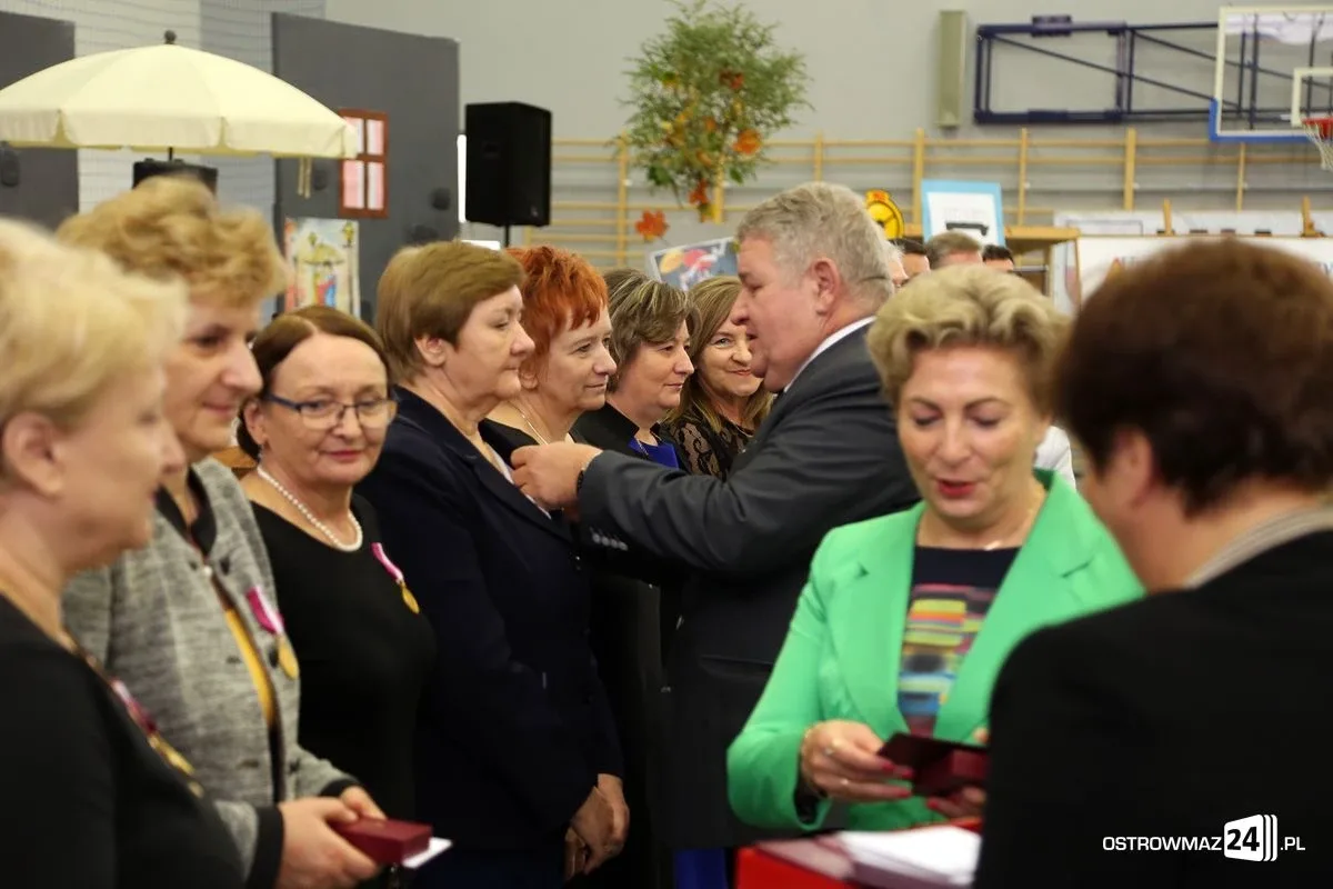 Uroczysta gala z okazji Dnia Edukacji Narodowej (zdjęcia, wideo)