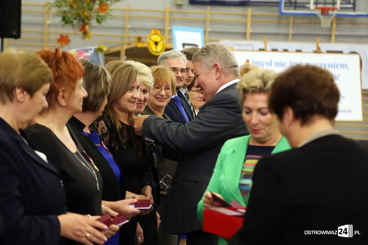 Uroczysta gala z okazji Dnia Edukacji Narodowej (zdjęcia, wideo)