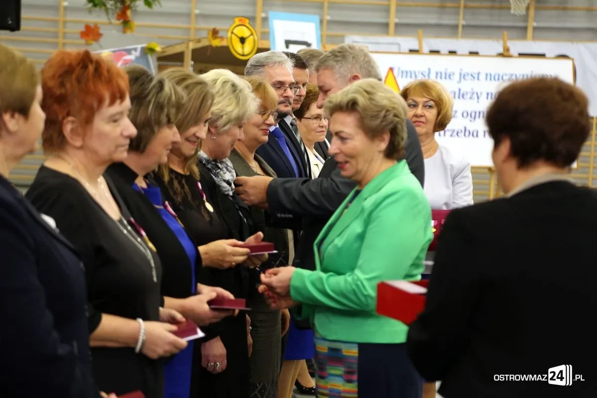 Uroczysta gala z okazji Dnia Edukacji Narodowej (zdjęcia, wideo)