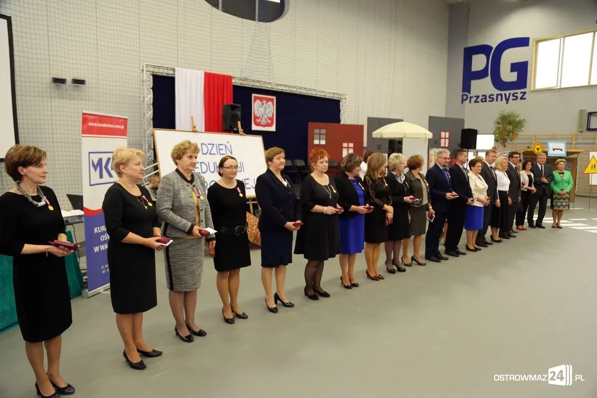 Uroczysta gala z okazji Dnia Edukacji Narodowej (zdjęcia, wideo)