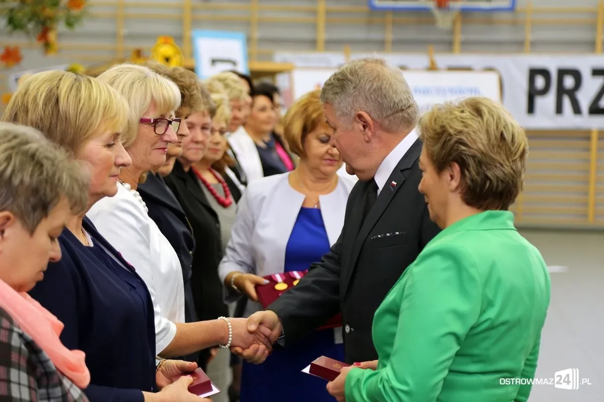 Uroczysta gala z okazji Dnia Edukacji Narodowej (zdjęcia, wideo)