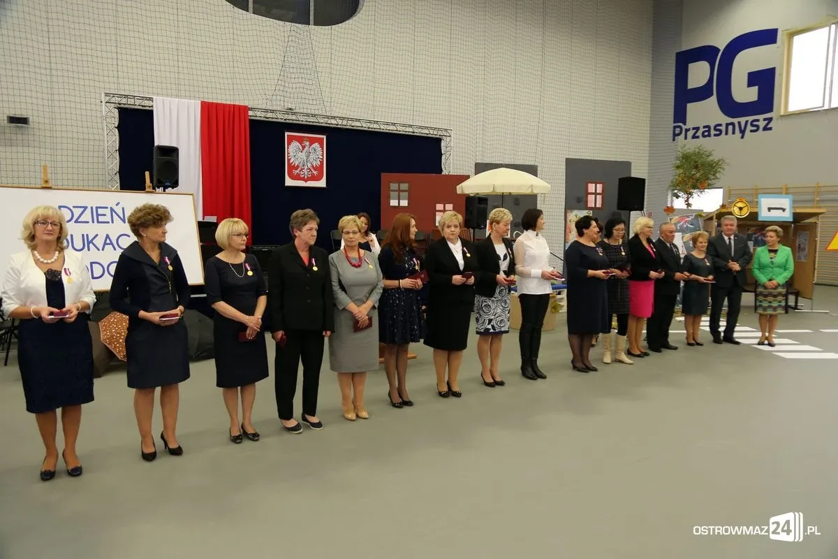 Uroczysta gala z okazji Dnia Edukacji Narodowej (zdjęcia, wideo)