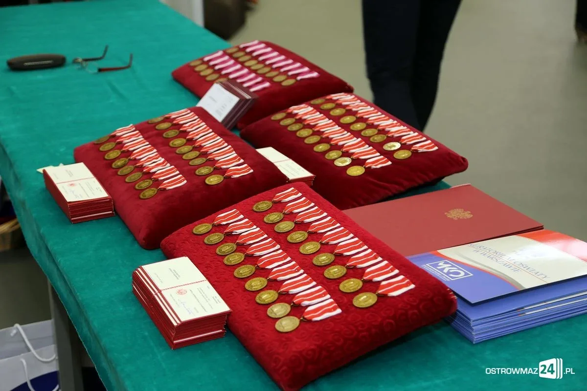 Uroczysta gala z okazji Dnia Edukacji Narodowej (zdjęcia, wideo)