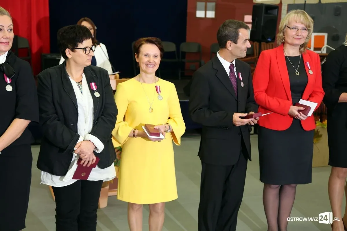 Uroczysta gala z okazji Dnia Edukacji Narodowej (zdjęcia, wideo)