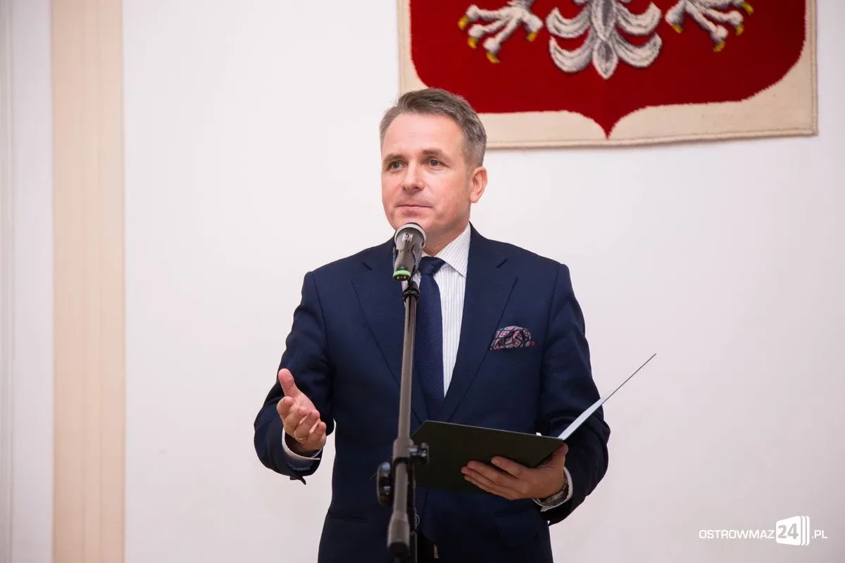Miejskie obchody Dnia Edukacji Narodowej (zdjęcia, wideo)