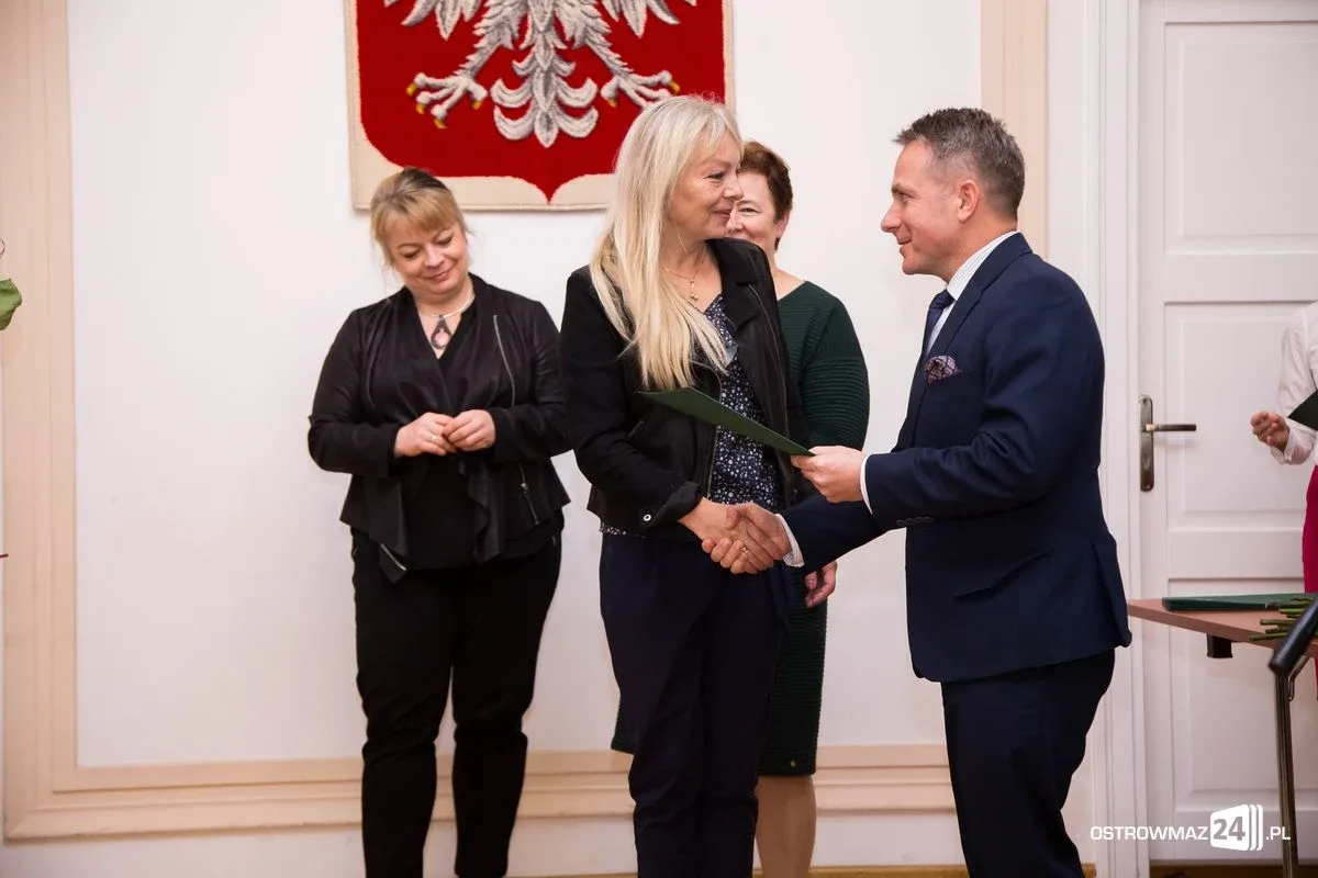 Miejskie obchody Dnia Edukacji Narodowej (zdjęcia, wideo)