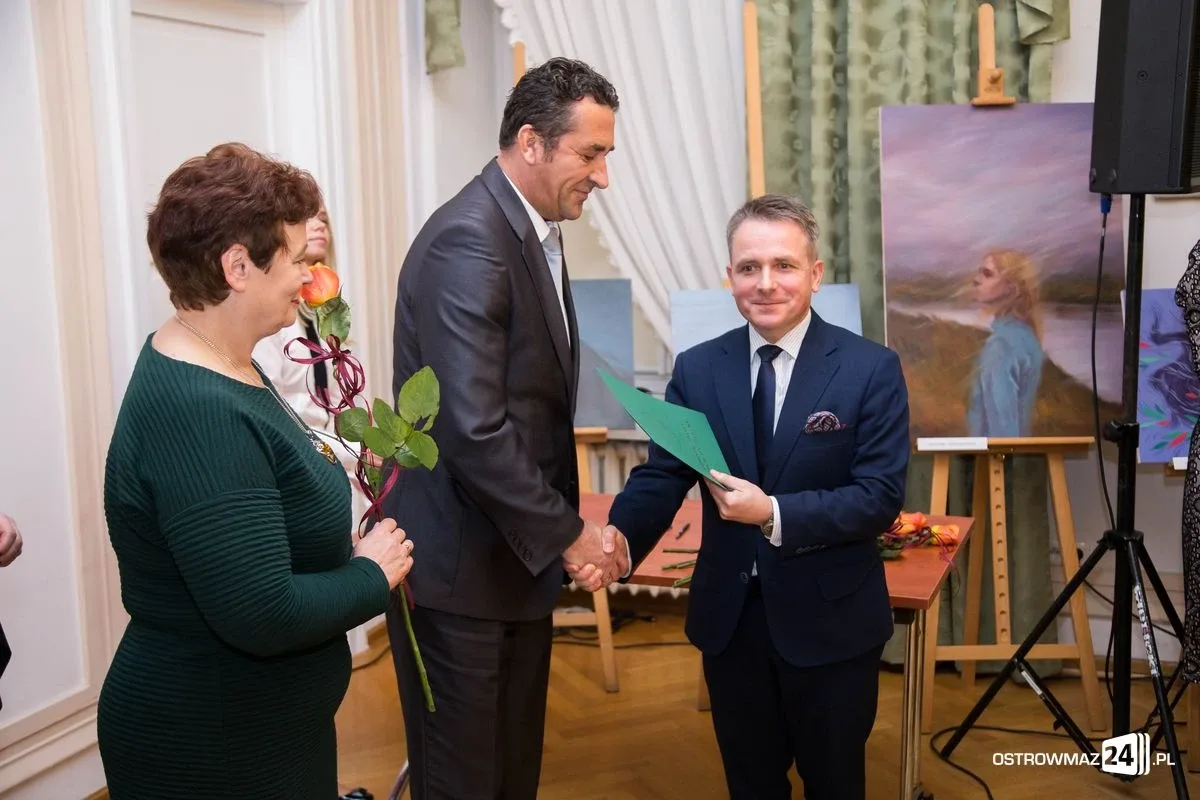 Miejskie obchody Dnia Edukacji Narodowej (zdjęcia, wideo)