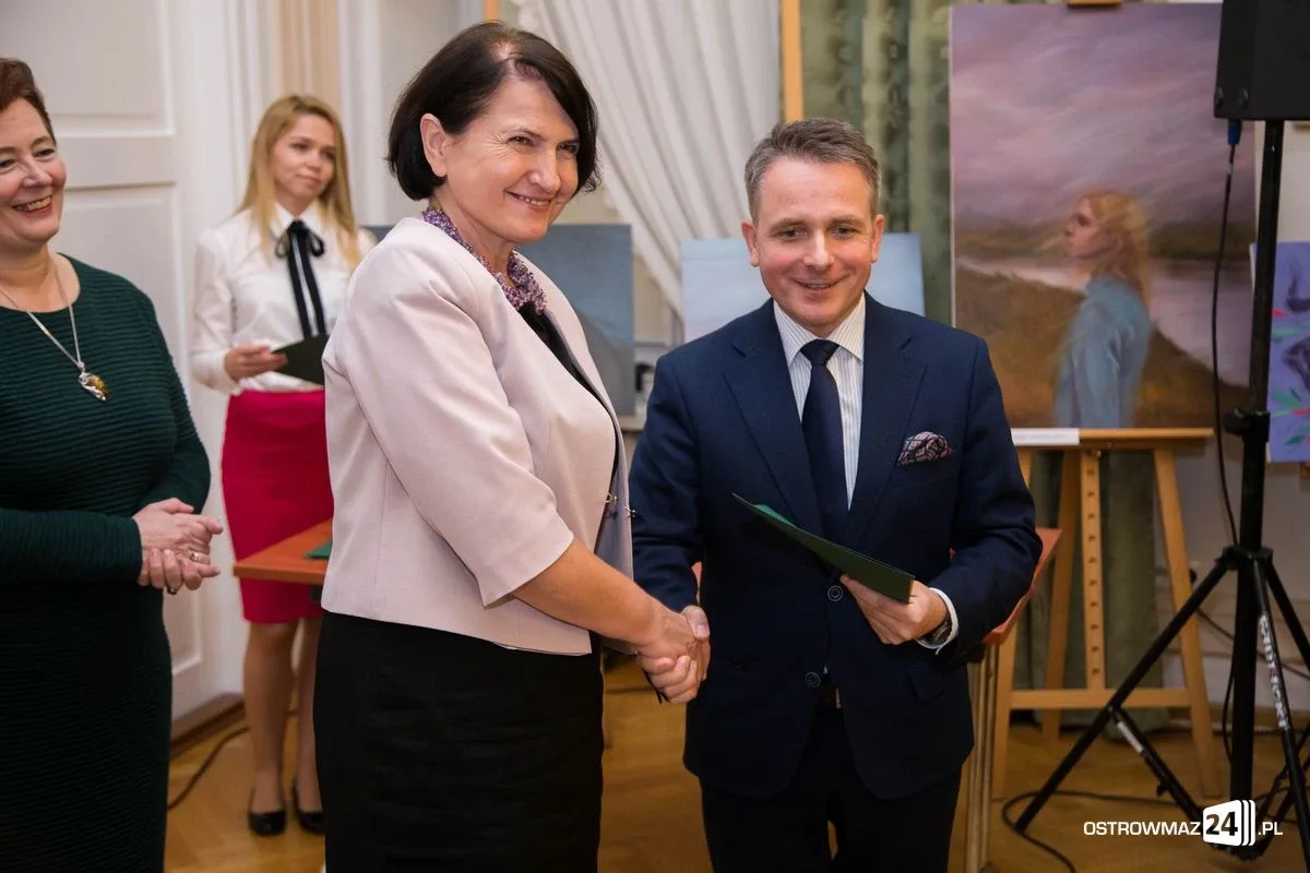 Miejskie obchody Dnia Edukacji Narodowej (zdjęcia, wideo)