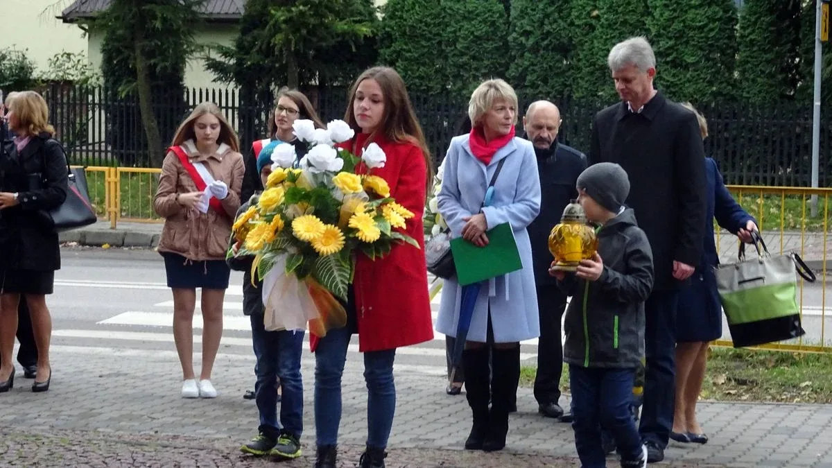 "Idźmy naprzód z nadzieją". Obchody Dnia Papieskiego w Ostrowi Mazowieckiej (zdjęcia)