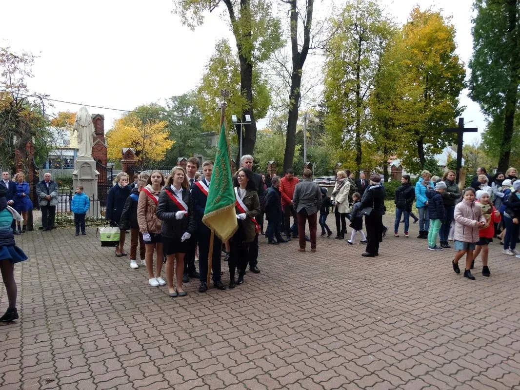 "Idźmy naprzód z nadzieją". Obchody Dnia Papieskiego w Ostrowi Mazowieckiej (zdjęcia)