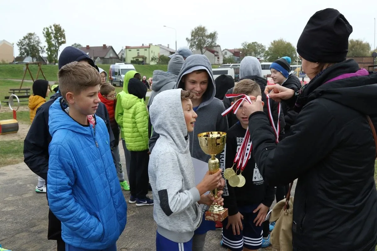 Duży sukces przełajowy SP Zaręby Kościelne (zdjęcia, wideo)