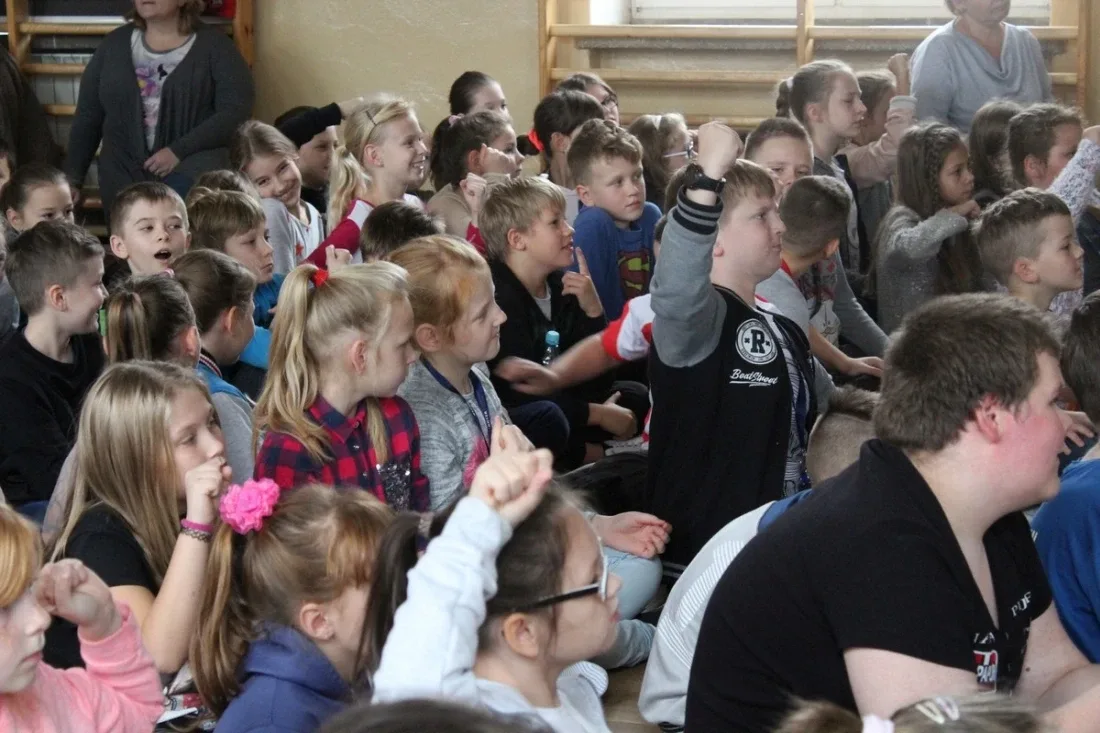 Małe piosenki o wielkich sprawach - koncert w SP1 (zdjęcia)