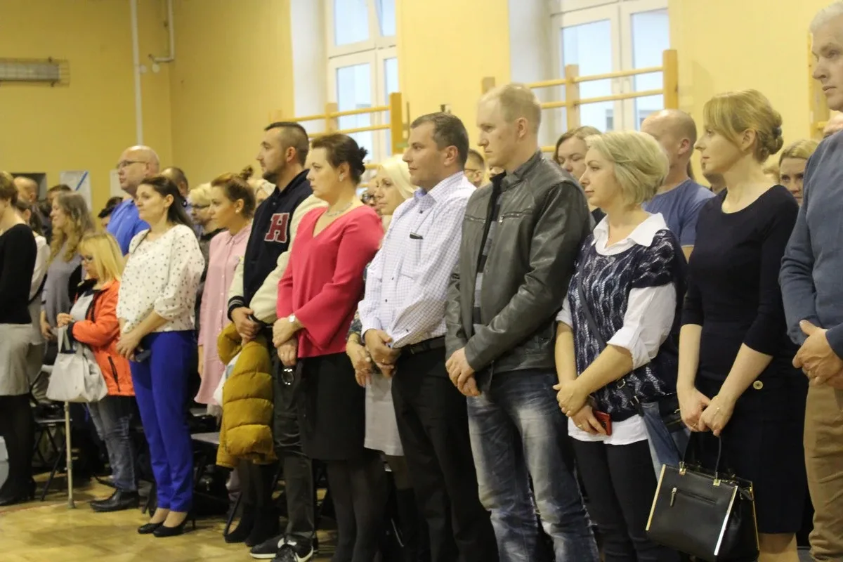 Serce pierwszaków zadrżało. Ślubowanie w "Jedynce" (zdjęcia)