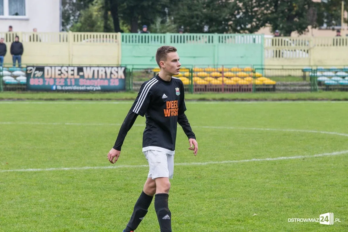 Ostrovia bezradna w starciu ze Żbikiem (zdjęcia, wideo)