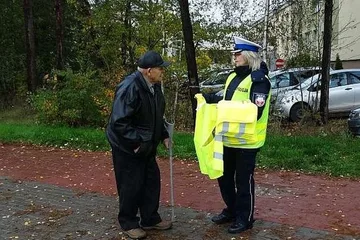 Kamizelki odblaskowe dla ostrowian (zdjęcia)