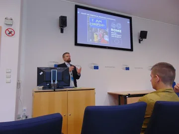 Uczennica Ekonomika w Parlamencie Europejskim