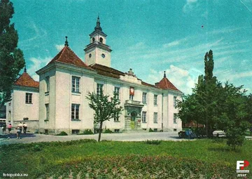 Ratusz miejski na przestrzeni lat. Tak się zmieniał (zdjęcia)