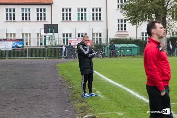 Ostrovia bezradna w starciu ze Żbikiem (zdjęcia, wideo)